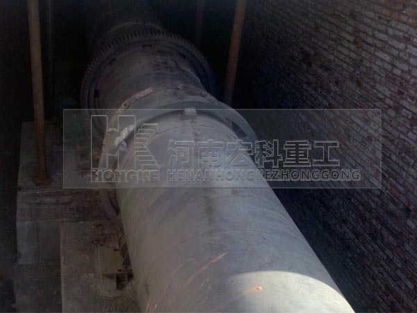 新疆哈密雙段陶?；剞D窯生產現場
